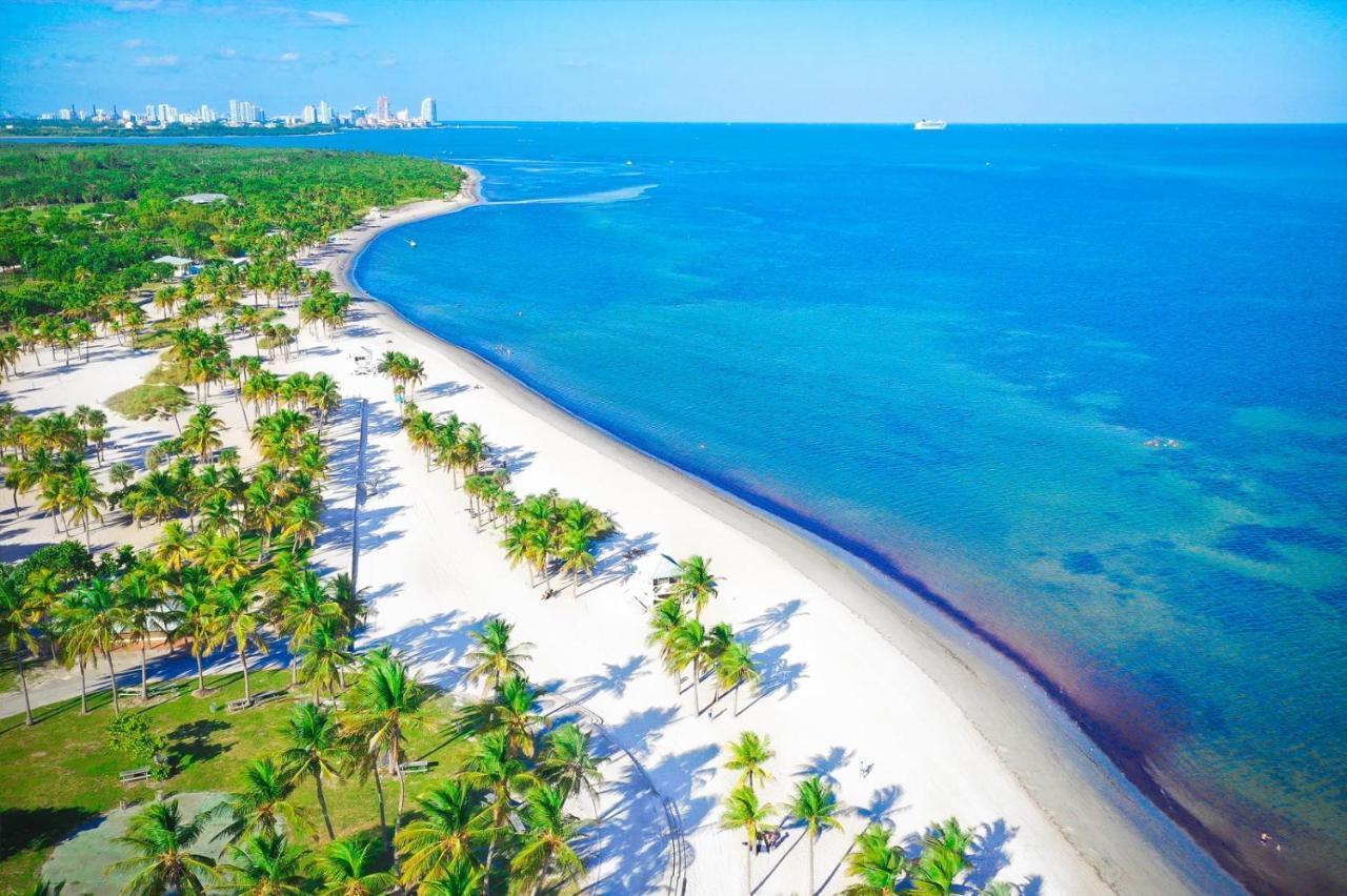 Intimate Casita Mia Minutes Away From Airport, Calle 8, Brickell, Coral Gables, The Beach And More! Miami Bagian luar foto